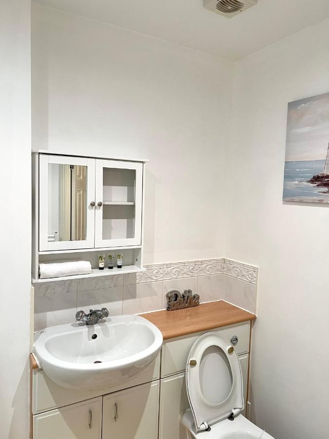 Stylish Luxe Apartment Harlow Zewnętrze zdjęcie